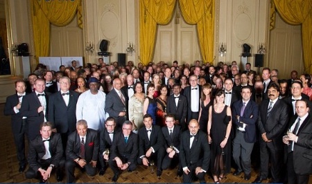 Photo de la famille Golden Tulip autour de Pierre Frédéric Roulot. Photo de la famille Golden Tulip autour de Pierre Frédéric Roulot.