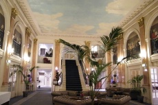 Le grand hall de l'Univers avec ses fresques.