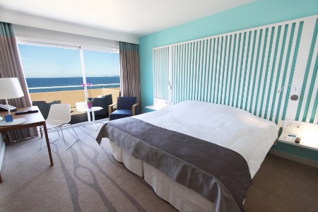 L'une des chambres vue mer. L'une des chambres vue mer.