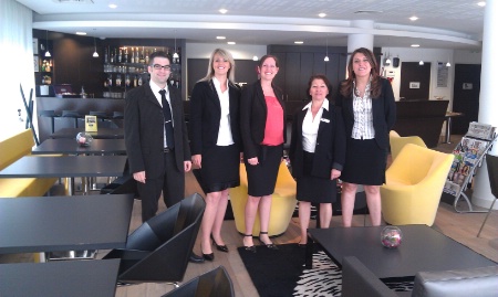 L'équipe de l'hôtel Kyriad Prestige de Thionville. À droite la directrice, Gul Sulutas.