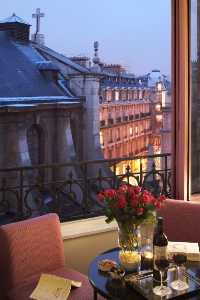 Vue depuis l'Hôtel Pont Royal, à Paris. Vue depuis l'Hôtel Pont Royal, à Paris.