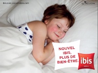 Du 3 octobre à fin décembre 2012, ibis fera l'objet d'une campagne de communication en France, et simultanément dans 56 pays, dans la presse, sur le web, dans les gares SNCF et le métro.