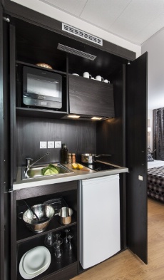 Dotée d'une kitchenette, chaque chambre ou suite peut être indifféremment attribuée à un client en séjour hôtelier ou en formule résidence.