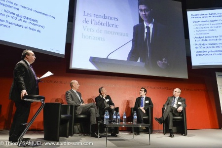 Table ronde chez Deloitte. Table ronde chez Deloitte.