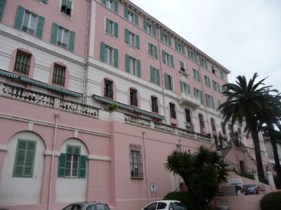 Le bâtiment est la propriété de l'Évêché de Nice. Le bâtiment est la propriété de l'Évêché de Nice.