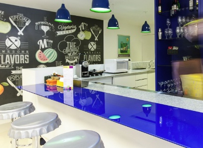 Le bar de l'Ibis Styles Belo Horizonte Pampulha.