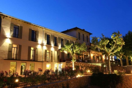 Les Lodges Sainte-Victoire, l'un des 43 nouveaux venus dans le guide 2015 de Châteaux & Hôtels Collection.