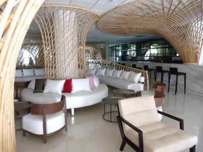 Le nouvel hôtel Hyatt Place à Taghazout au Maroc, l'espace bar et détente. Le nouvel hôtel Hyatt Place à Taghazout au Maroc, l'espace bar et détente.