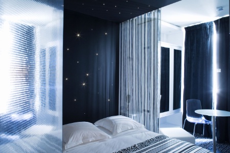 Les 24 chambres du Five Hotel, à Paris, s'inspirent de la thématique des cinq sens.
