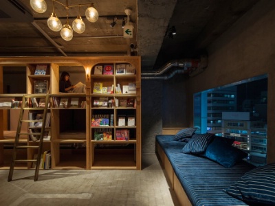Tendance 8 : Le Book & Bed, un hôtel dans une bibliothèque.