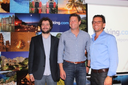 De gauche à droite : Arthur Waller, Product owner Booking Suite, Peter Verhoeven, directeur général EMEA, et Carlo Olejniczak, directeur France, Espagne, Portugal. De gauche à droite : Arthur Waller, Product owner Booking Suite, Peter Verhoeven, directeur général EMEA, et Carlo Olejniczak, directeur France, Espagne, Portugal.