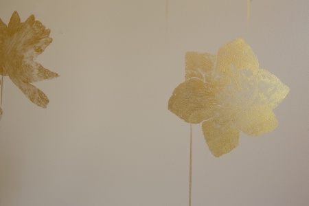 Un détail : un dessin de narcisse, présent dans toutes les chambres de l'hôtel, en hommage à Cléo De Mérode.