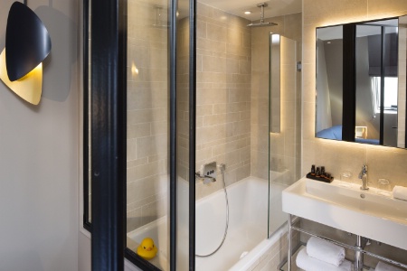Une salle de bain.