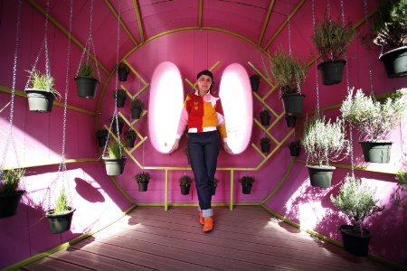 Pour la designer matali crassset, 'la couleur, c'est la vie'.