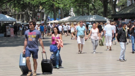 Les Ramblas de Barcelone. La ville compterait 40 % d'hébergements illégaux selon la municipalité. Les Ramblas de Barcelone. La ville compterait 40 % d'hébergements illégaux selon la municipalité.