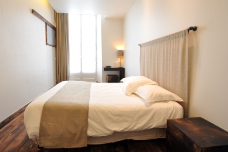 La chambre 308 de l'Hôtel Pommeraye a été imaginée par la plasticienne Delphine Bretesché.