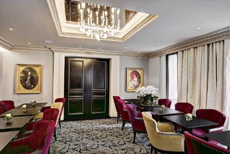 Le lounge bar de la Villa Haussmann, à Paris.