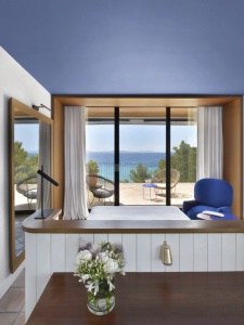 Les chambres, qui ont toutes une vue mer, sont désormais pleinement tournées vers la Méditerranée.