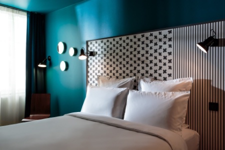 Les motifs graphiques noir et blanc se déclinent dans les 103 chambres du Boma.