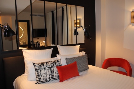 Une chambre cosy du LAZ hôtel spa urbain.