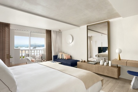Les chambres ont été pensées autour de trois éléments : la lumière, la Méditerranée et les oeuvres du céramiste Capron. Les chambres ont été pensées autour de trois éléments : la lumière, la Méditerranée et les oeuvres du céramiste Capron.