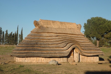 Le projet se situe à proximité du site archéologique catalan de Ruscino. Le projet se situe à proximité du site archéologique catalan de Ruscino.