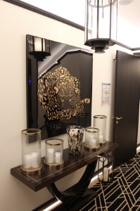 De nombreuses oeuvres d'art prennent place dans l'hôtel, toutes sélectionnés par Art Life Gallery, la galerie d'art familiale située à 50 mètres de l'établissement.