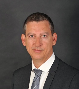 Diplômé de l'école hôtelière de Lausanne, David Morel a dirigé des établissements en Île-de-France et à Lyon avant de rejoindre balladins.