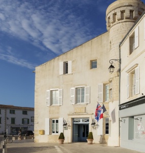 L'hôtel de Toiras, sur le port de Saint-Martin-en-Ré.