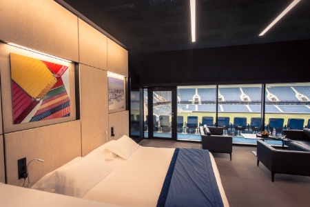 Les 20 chambres et suites ont toutes vue sur la pelouse du stade du Havre. Les 20 chambres et suites ont toutes vue sur la pelouse du stade du Havre.