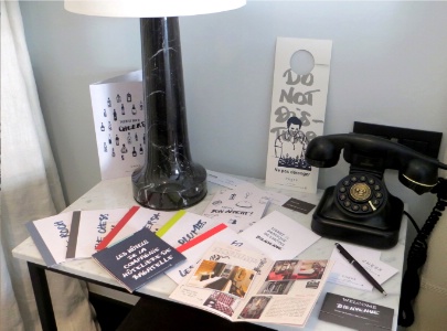 Différents documents intégrant la nouvelle identité visuelle du groupe sont destinés aux clients.