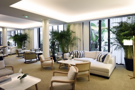 Le lobby a été rénové en 2016 par l'architecte Pascal Allaman.
