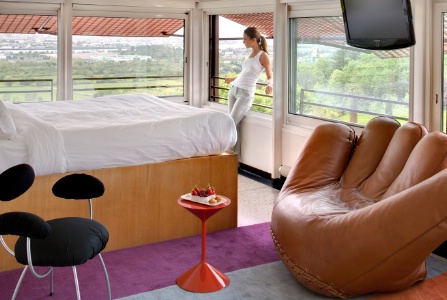 Chambre avec vue sur les vignes et Bordeaux. Chambre avec vue sur les vignes et Bordeaux.