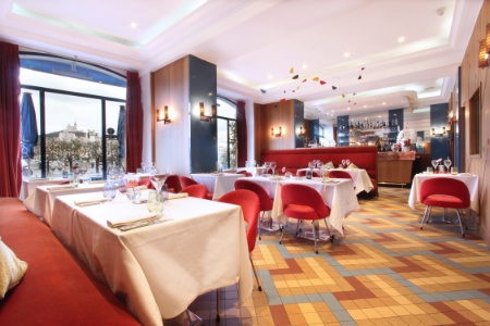 Chef prometteur, déco rétro, honesty bar : Le Relais 50 multiplie les initiatives.