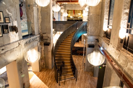 L'ancien palace offre de vaste espaces communs.