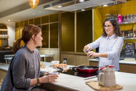 Les clients invités à faire leur cuisine, le temps d'une expérimentation à l'Ibis de Lille.
