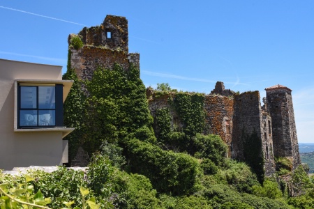 La partie hôtel permet aux clients du restaurant Origines de faire des escapades d'une nuit en semaine et repartir travailler le lendemain.