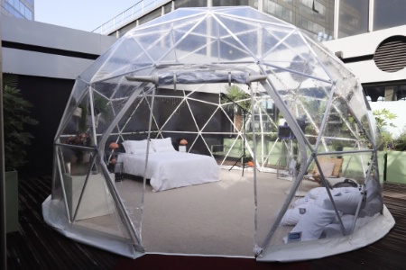 Novotel met en avant son concept de literie Live'N'Dream, avec matelas à mémoire de forme et coussins Smart Pillows. Novotel met en avant son concept de literie Live'N'Dream, avec matelas à mémoire de forme et coussins Smart Pillows.