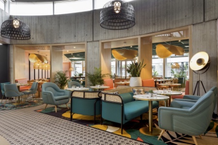 Nouvelle décoration autour du végétal et du bois pour le Novotel Paris CDG Airport. Nouvelle décoration autour du végétal et du bois pour le Novotel Paris CDG Airport.