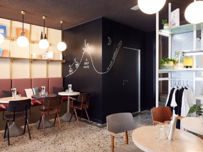 Une des salles de l'hôtel French Theory (Paris, Ve). Une des salles de l'hôtel French Theory (Paris, Ve).