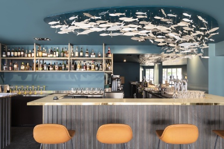 Le bar.