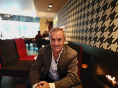 Antoine Dubois : « L'impression agréable d'accueillir les clients chez soi » Antoine Dubois : « L'impression agréable d'accueillir les clients chez soi »