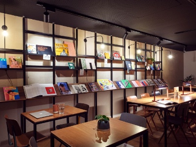 Livres et revues hors des sentiers battus font partie de l'ADN de French Theory, à Paris (Ve). Livres et revues hors des sentiers battus font partie de l'ADN de French Theory, à Paris (Ve).