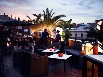 Le roof-top de l'hôtel : un must dans une ville méditerranéenne Le roof-top de l'hôtel : un must dans une ville méditerranéenne
