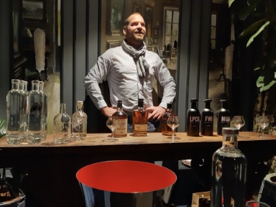 Un soir de grève, Anthony Martins a assuré quatre sessions d'une masterclass dédiée au rhum, dans une suite du Monte Cristo.