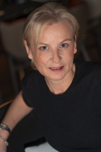 Caroline Demon, directrice générale du Cinq Codet à Paris : 'Il faut utiliser les réseaux dans le cadre d'une stratégie bien pensée en amont.' Caroline Demon, directrice générale du Cinq Codet à Paris : 'Il faut utiliser les réseaux dans le cadre d'une stratégie bien pensée en amont.'
