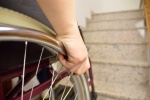 En Grande-Bretagne, la chambre d'hôtel "la plus agaçante du monde" sensibilise aux difficultés des personnes handicapées