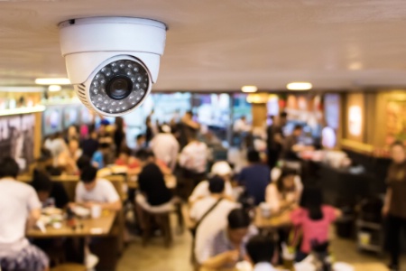 L'hôtelier doit donc aussi prévoir les moyens de détecter les incidents. Cela passe par des solutions techniques comme la vidéoprotection, qui peut être intégrée lors d'une rénovation par exemple. L'hôtelier doit donc aussi prévoir les moyens de détecter les incidents. Cela passe par des solutions techniques comme la vidéoprotection, qui peut être intégrée lors d'une rénovation par exemple.
