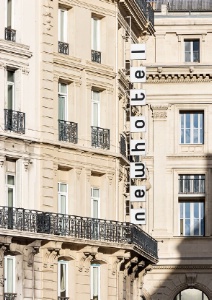 Le New Hotel Le Quai. Le New Hotel Le Quai.