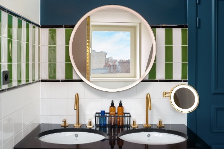 Salle de bains de l'hôtel Chouchou. Salle de bains de l'hôtel Chouchou.